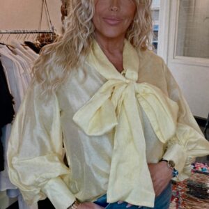 BLOUSE WITH BAND