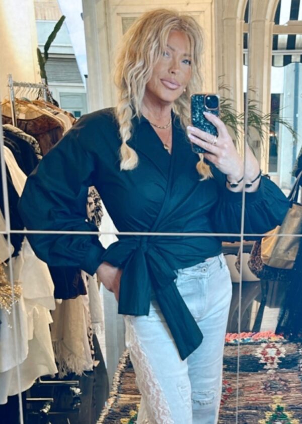 BLOUSE