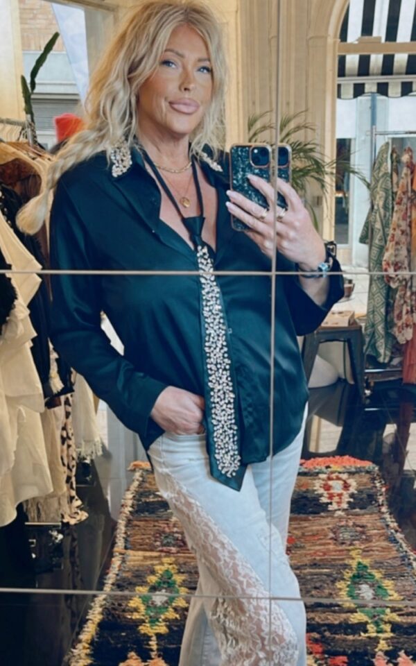 BLOUSE WITH TIE