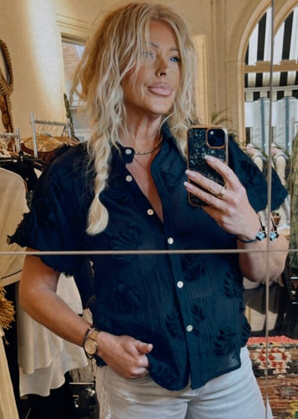 BLOUSE WITH DETAILS