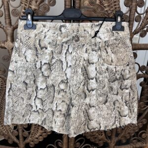 1 A Sample Sale print shorts MEDIUM, 1 left