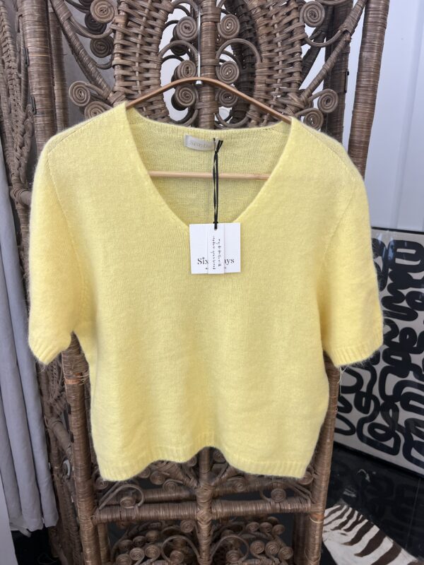 1 A Sample Sale ALPACKA , 1 left