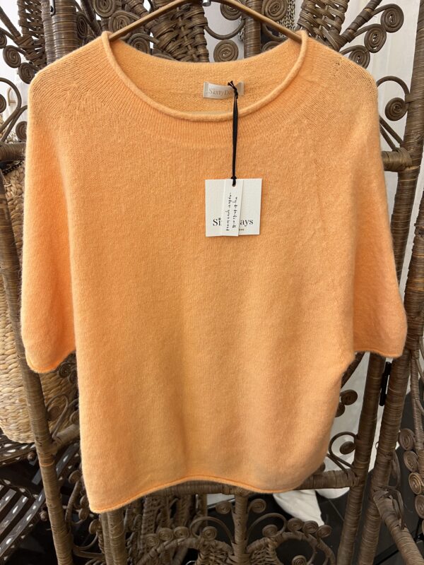 1 A Sample Sale ALPACKA ,1 left