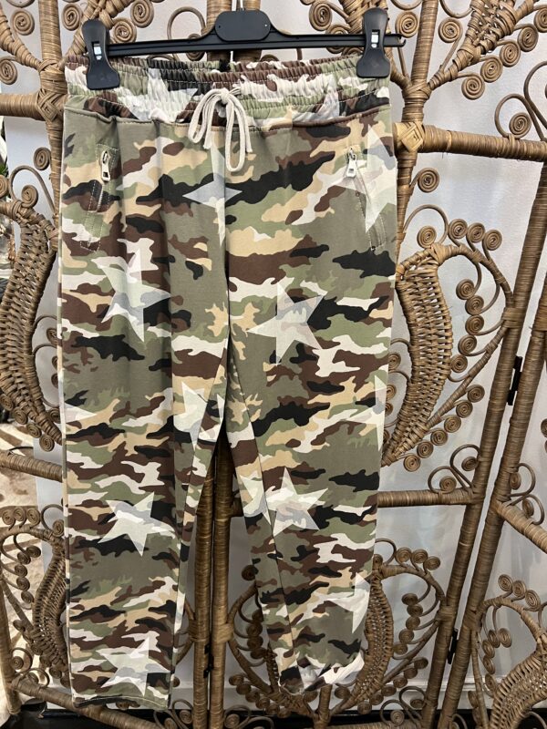 NEW sample sale 12/10 ,  2 left