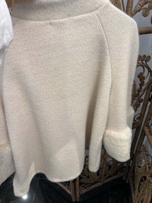 NEW sample sale 12/10 ,  1 left - Image 3