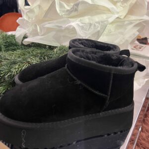 Ugg BLACK