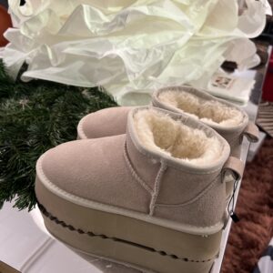 Sample Sale Ugg Beige